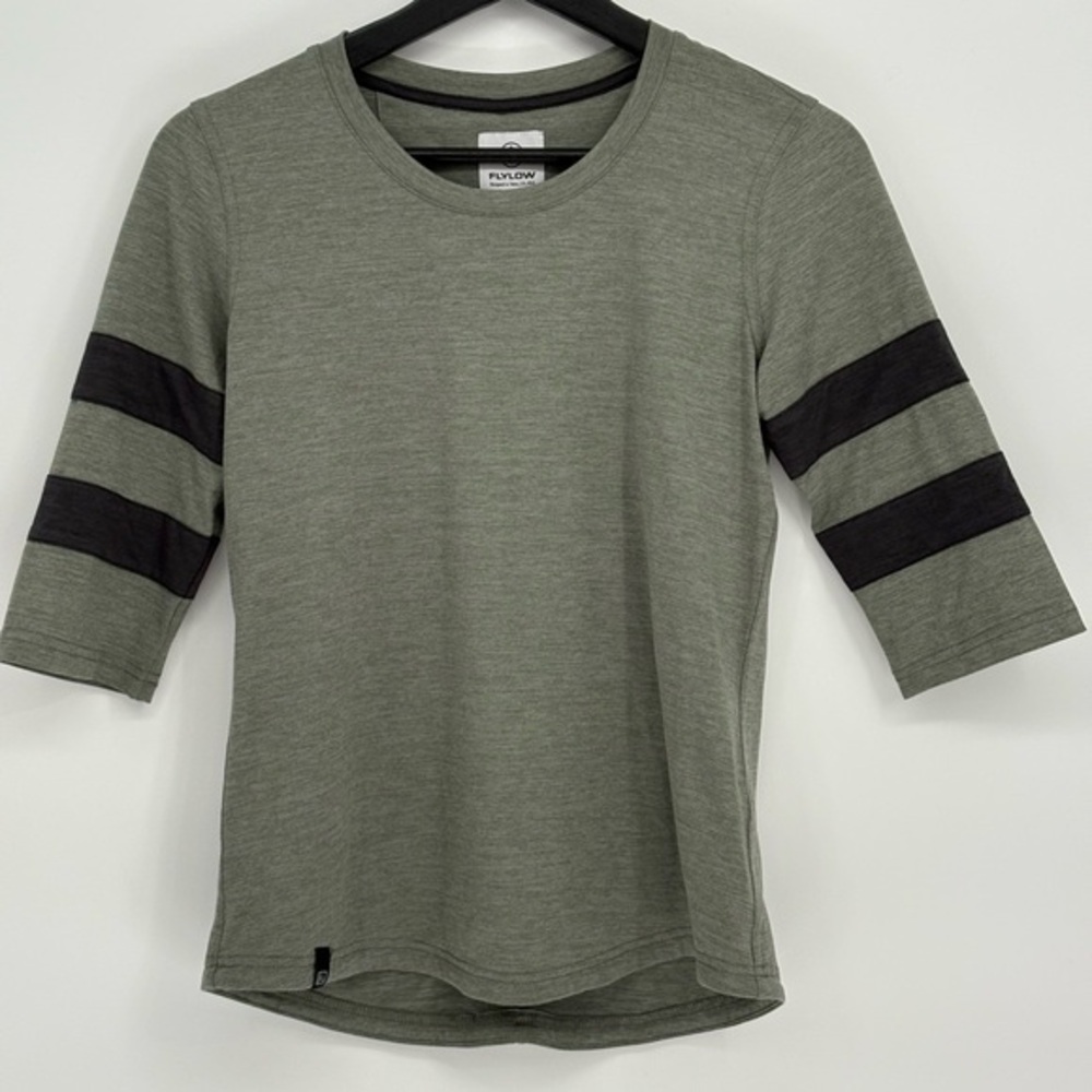 🪁nwt Flylow  Hawkins cactus and black Striped Short Sleeve crewneck Top